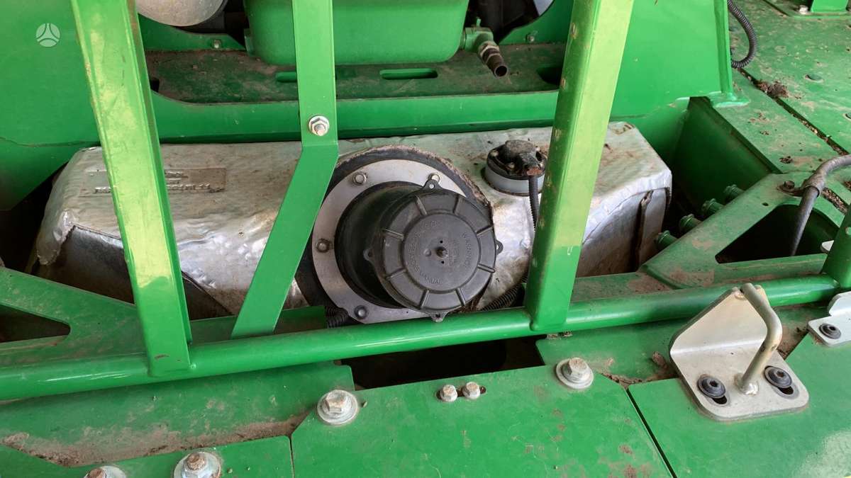 John Deere 8400, self-propelled mower conditioners