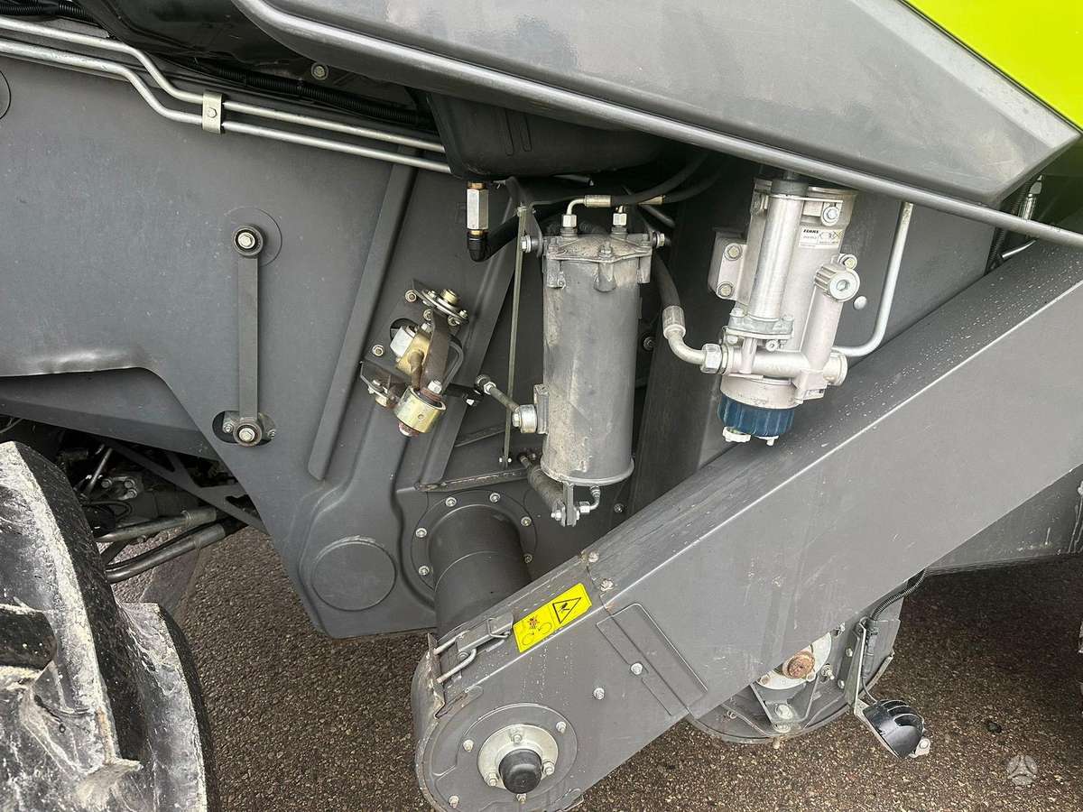 Claas Lexion 8700TT 4WD, kombainai