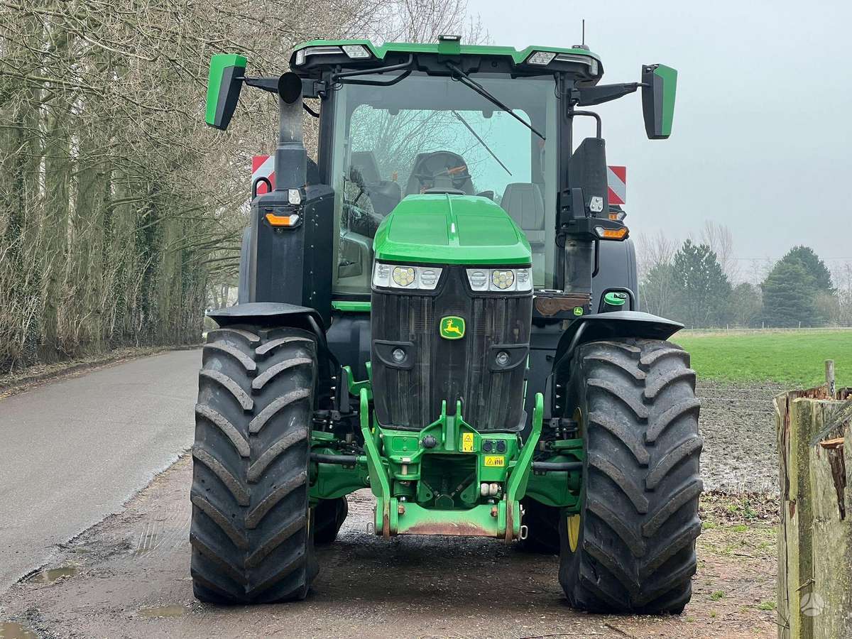 John Deere 7R310, traktoriai