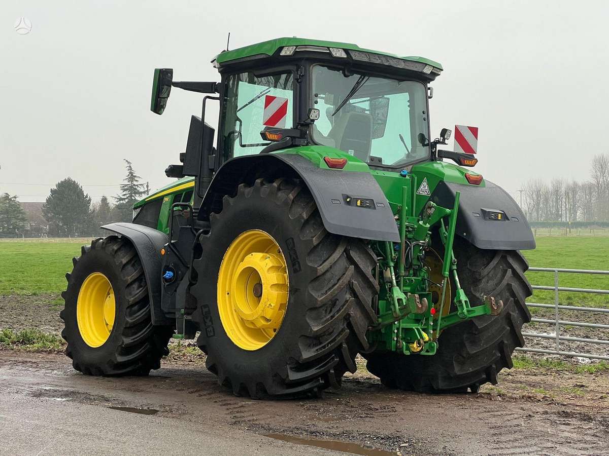 John Deere 7R310, traktoriai