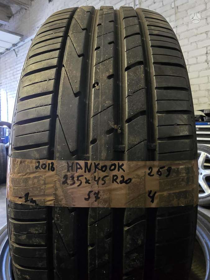 Hankook, летние 235/45 R20