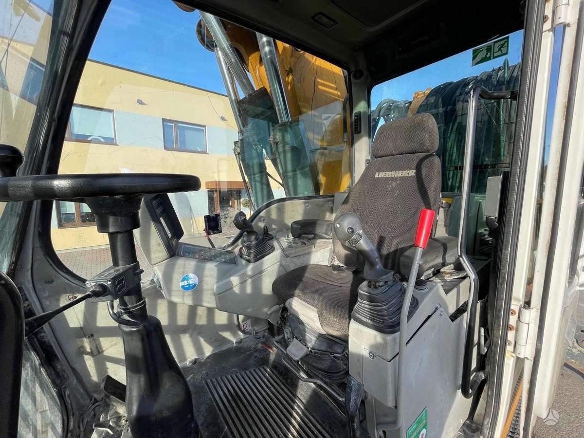Liebherr 924 C Litronic, excavator