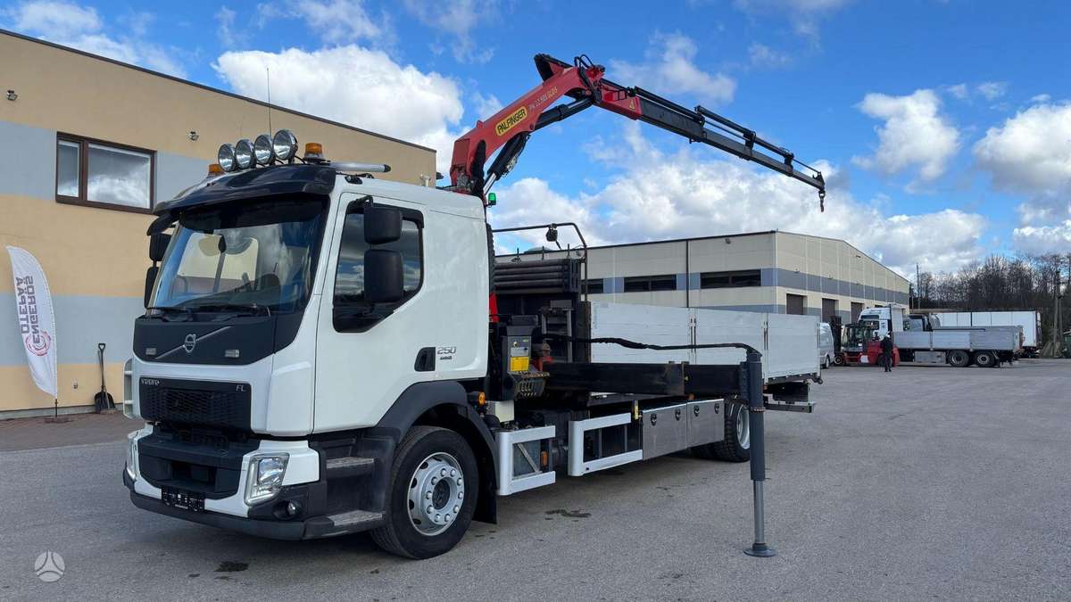 Volvo FL250, crane trucks