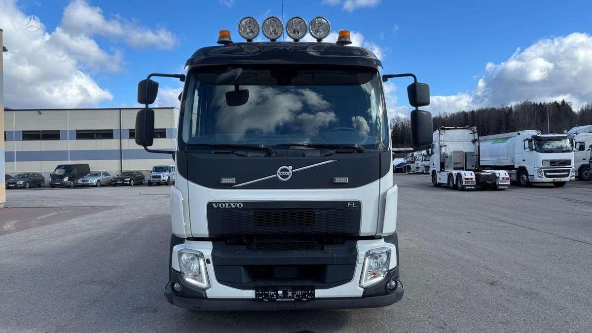 Volvo FL250, crane trucks