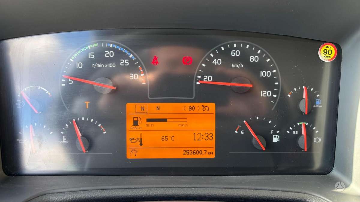 Volvo FL250, su kranu