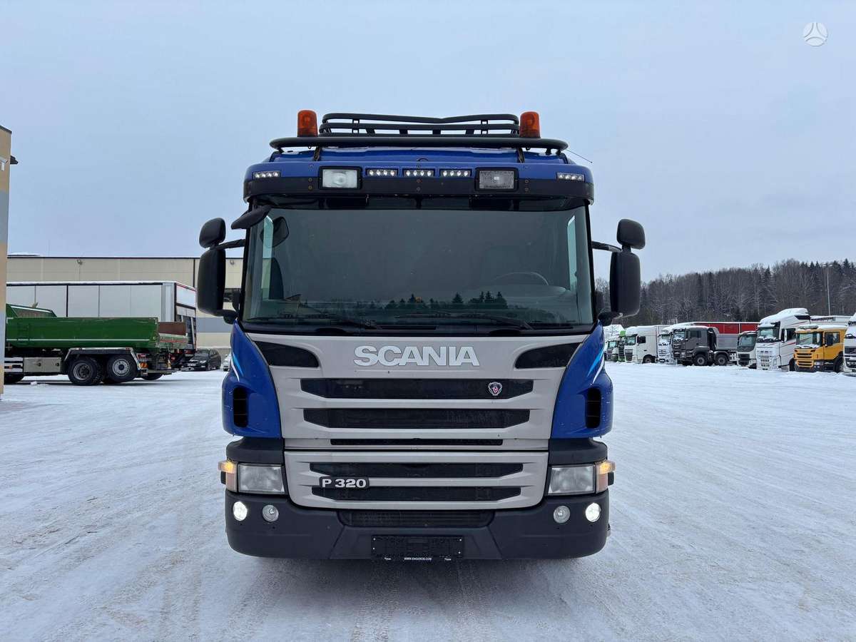 Scania P320, su kranu