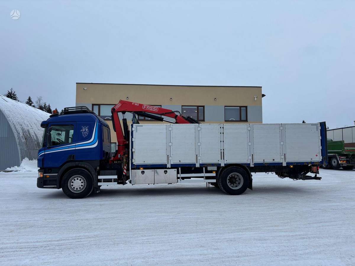 Scania P320, su kranu