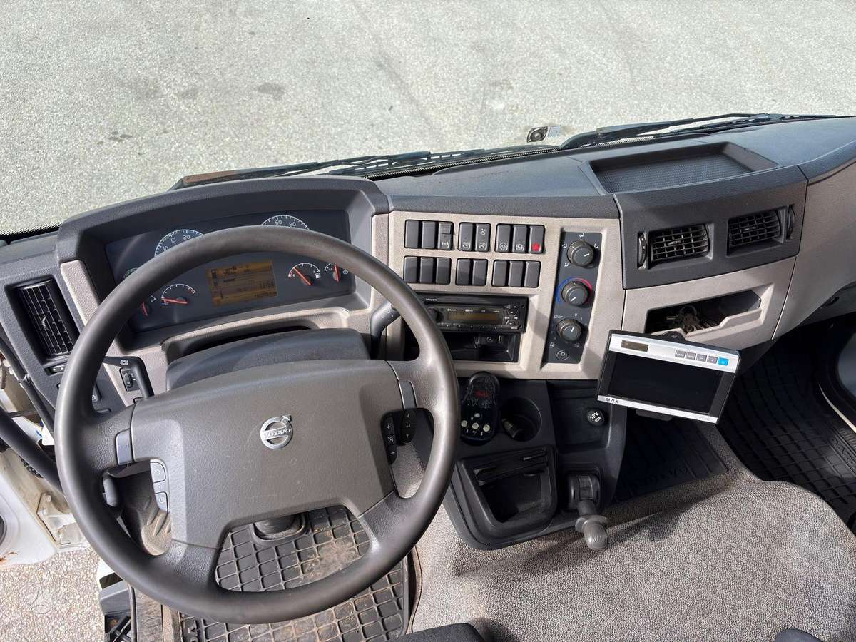 Volvo FL290, box trucks / box vans