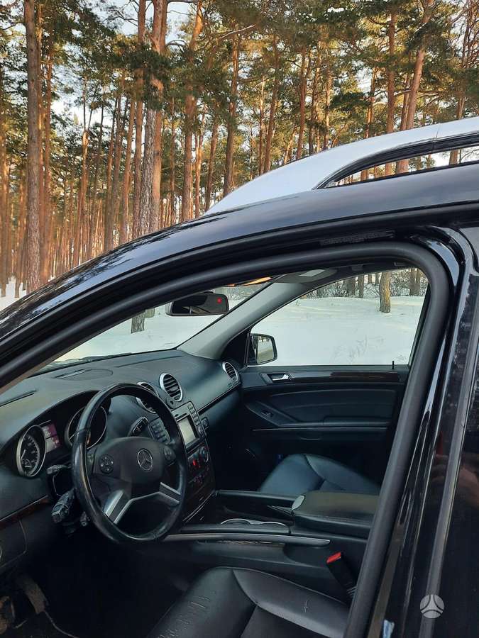 Mercedes-Benz GL450, saloon / sedan