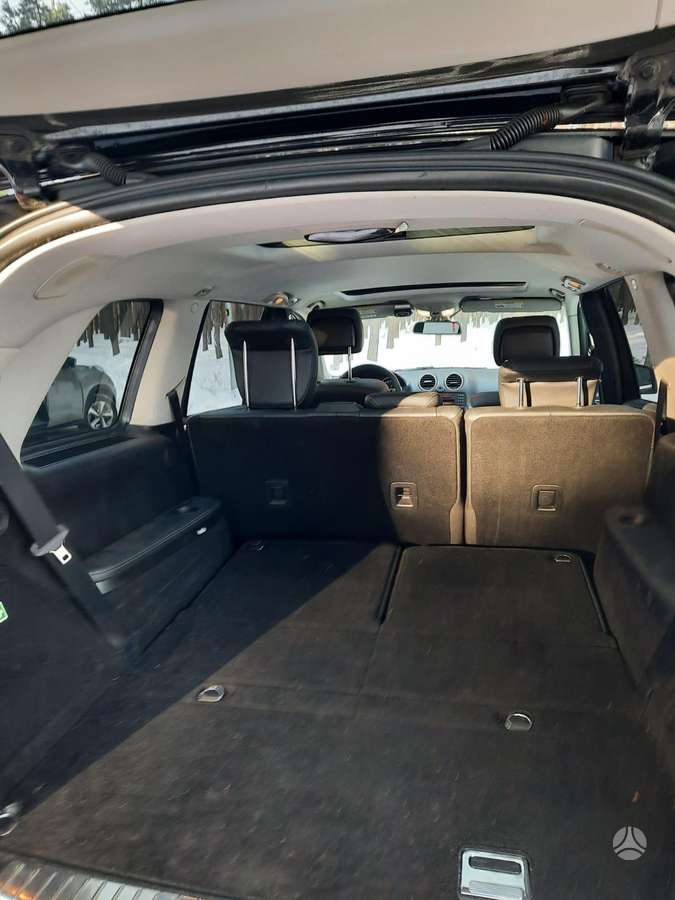 Mercedes-Benz GL450, saloon / sedan