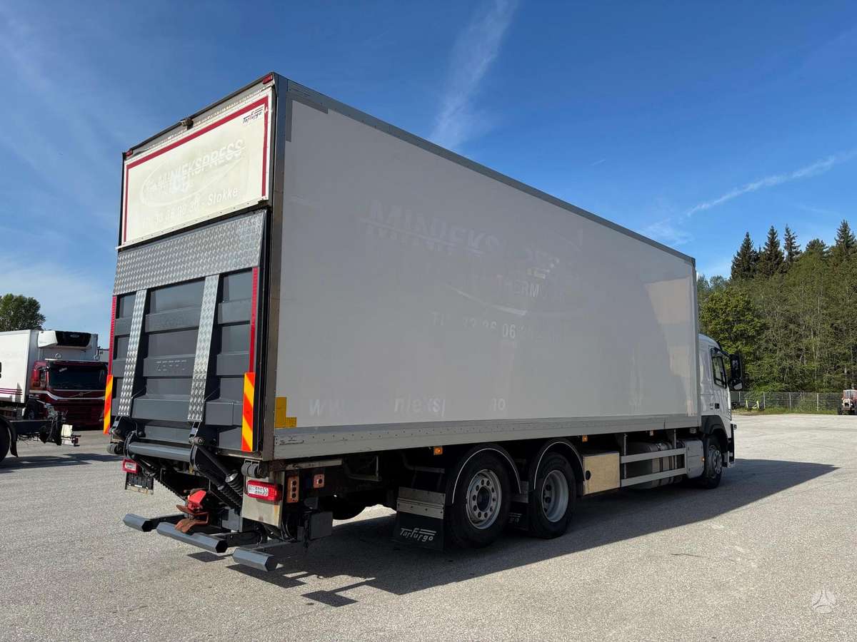Volvo FM460 6x2 + CARRIER SUPRA 1250, рефрижераторы