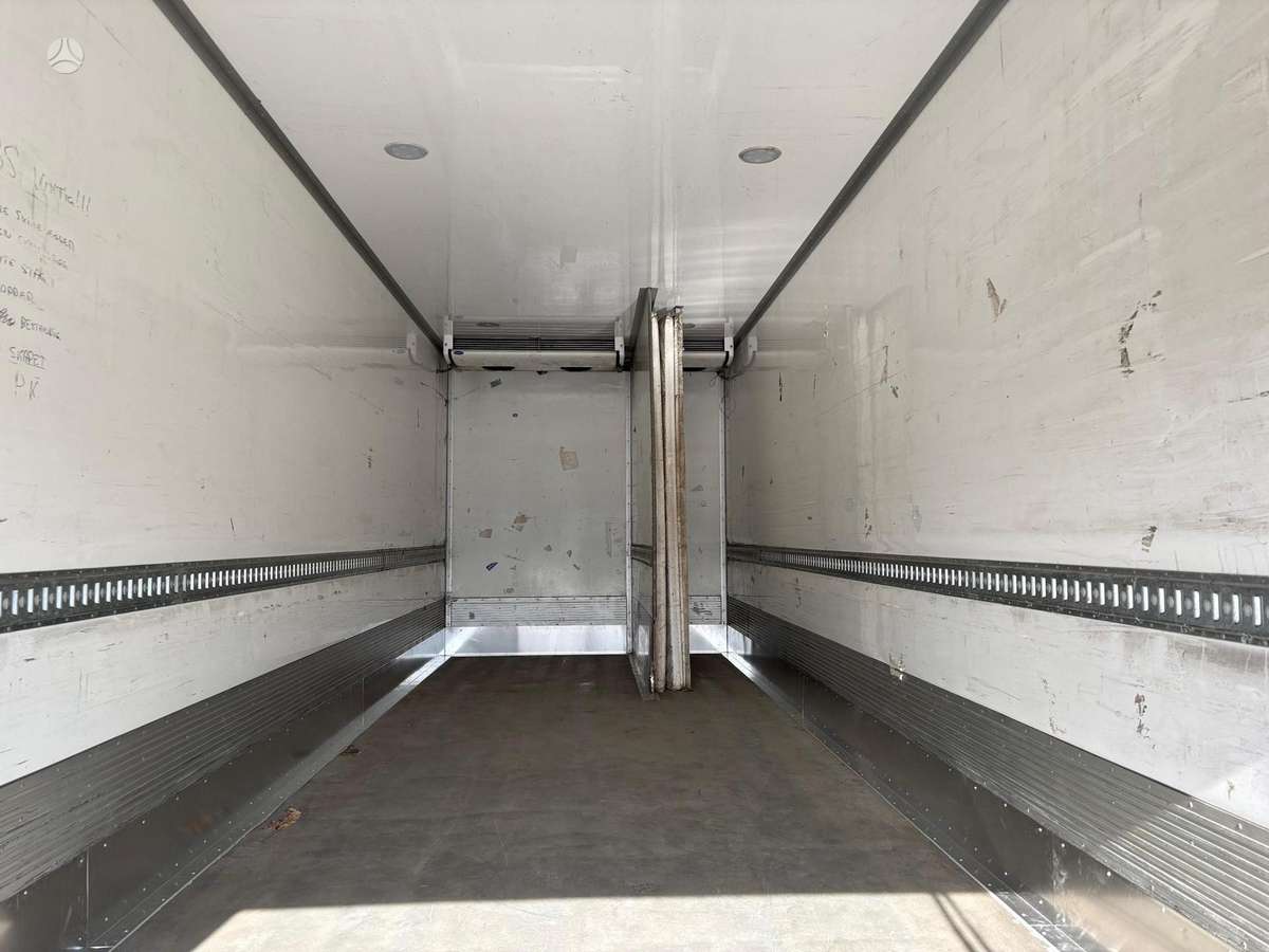 Volvo FM460 6x2 + CARRIER SUPRA 1250, рефрижераторы