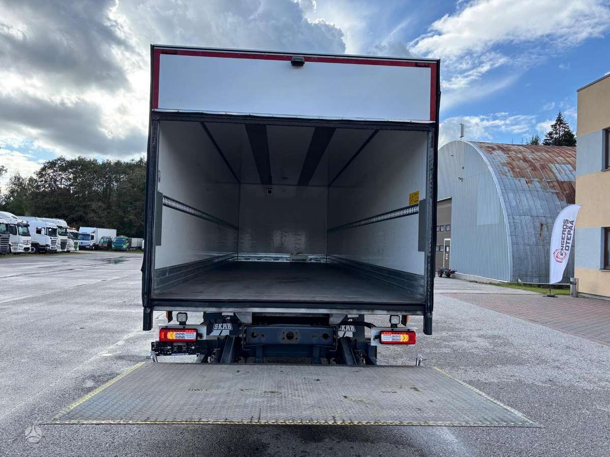 Volvo FL 210, box trucks / box vans