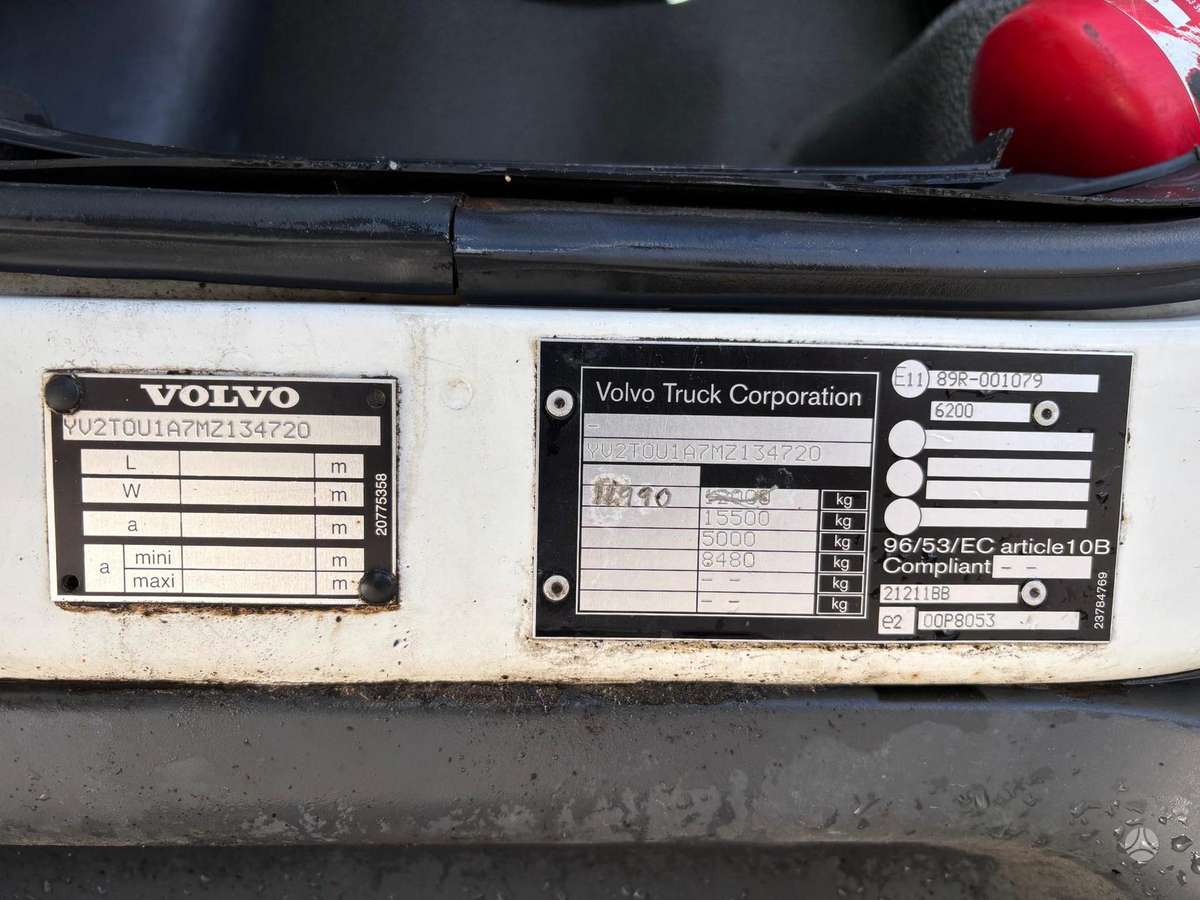 Volvo FL 210, box trucks / box vans