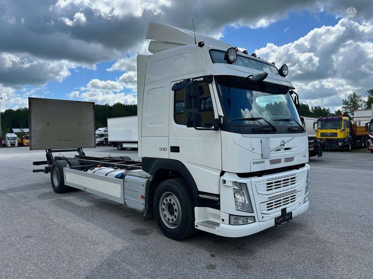 Volvo FM330, cab-chassis trucks