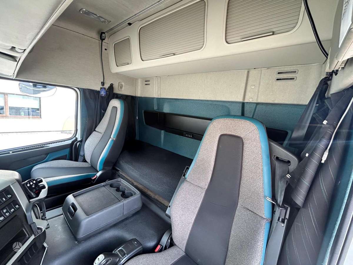 Volvo FM330, važiuoklės