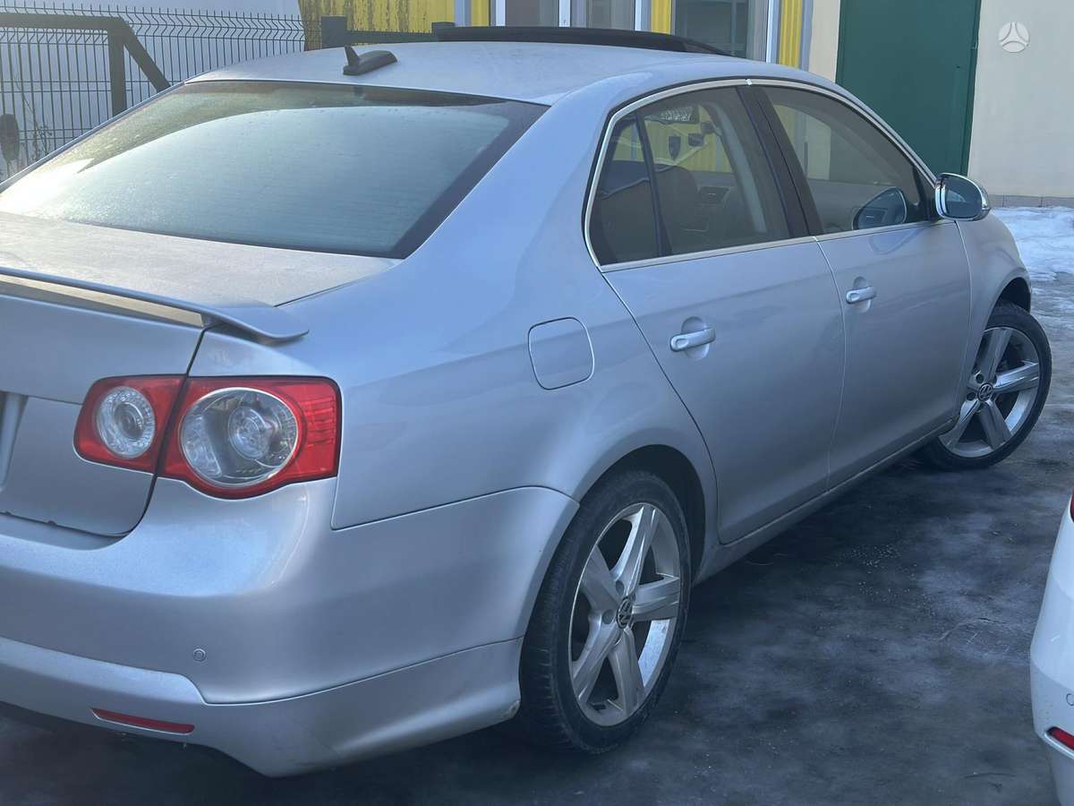 Volkswagen Jetta, 2.5 l., sedanas