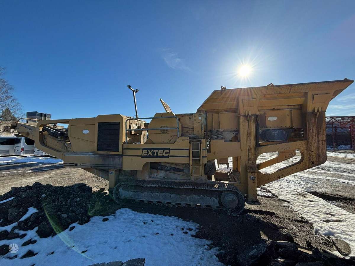 Extec C 12, stone crusher