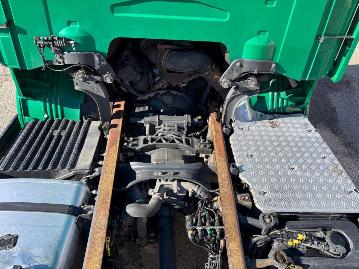 Scania R580, cab-chassis trucks