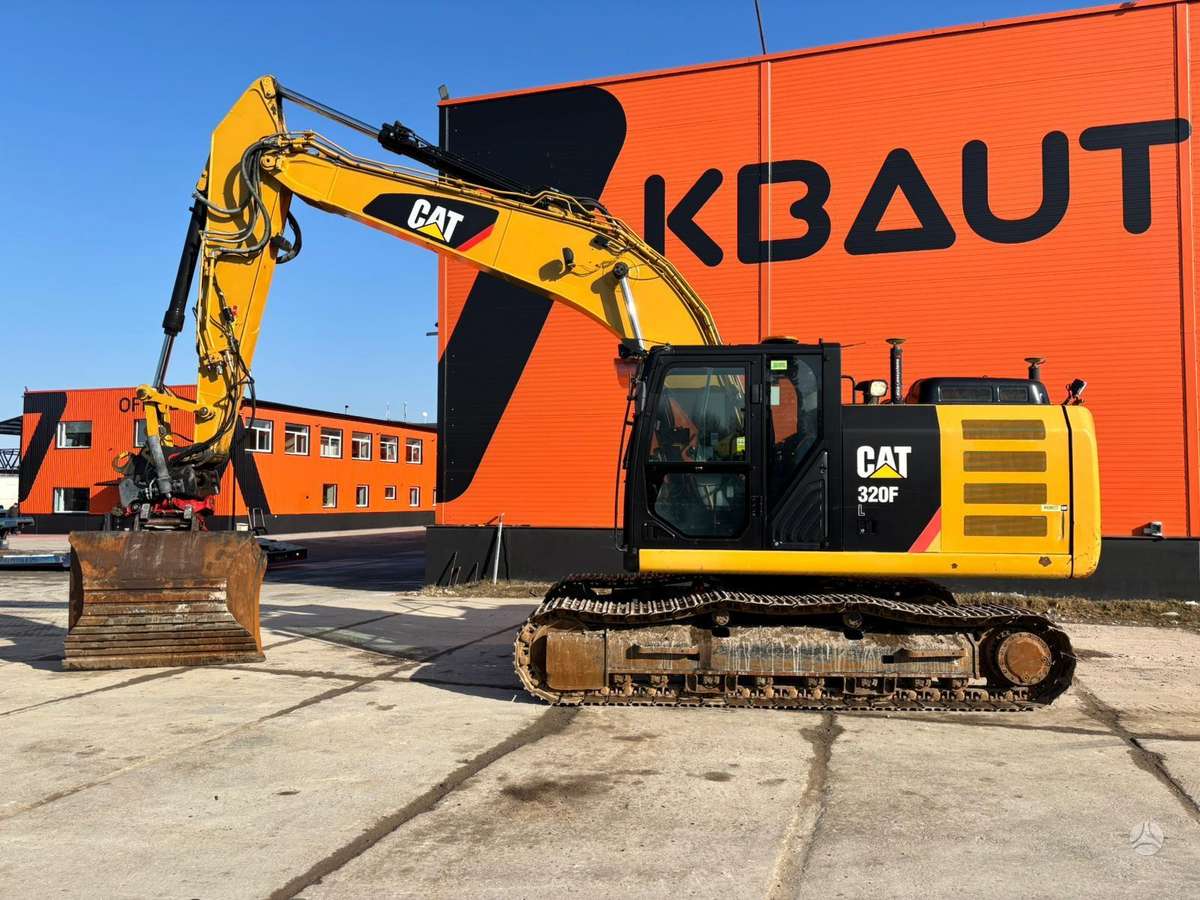 Caterpillar 320 FL, ekskavatoriai