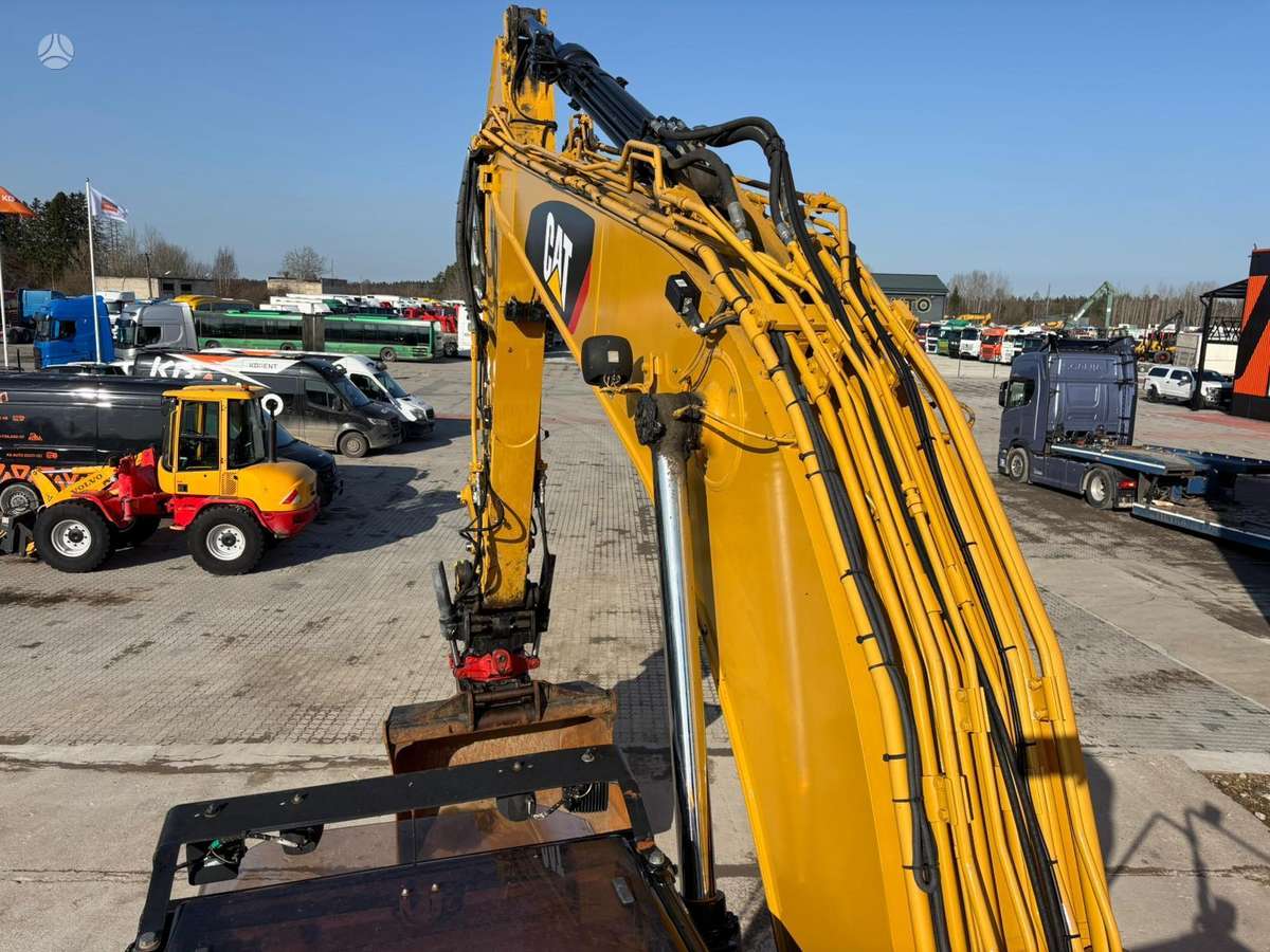 Caterpillar 320 FL, экскаваторы