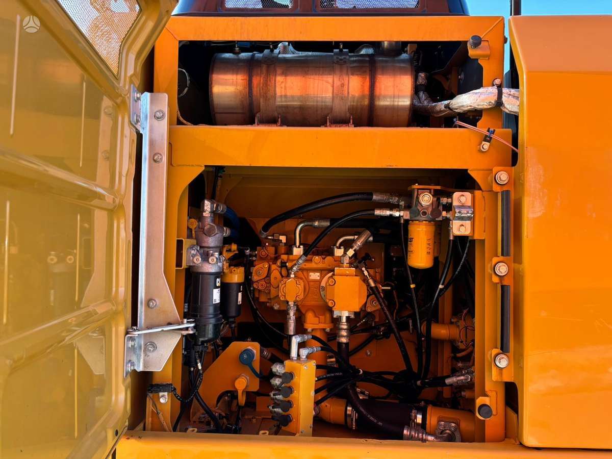 Caterpillar 320 FL, ekskavatori