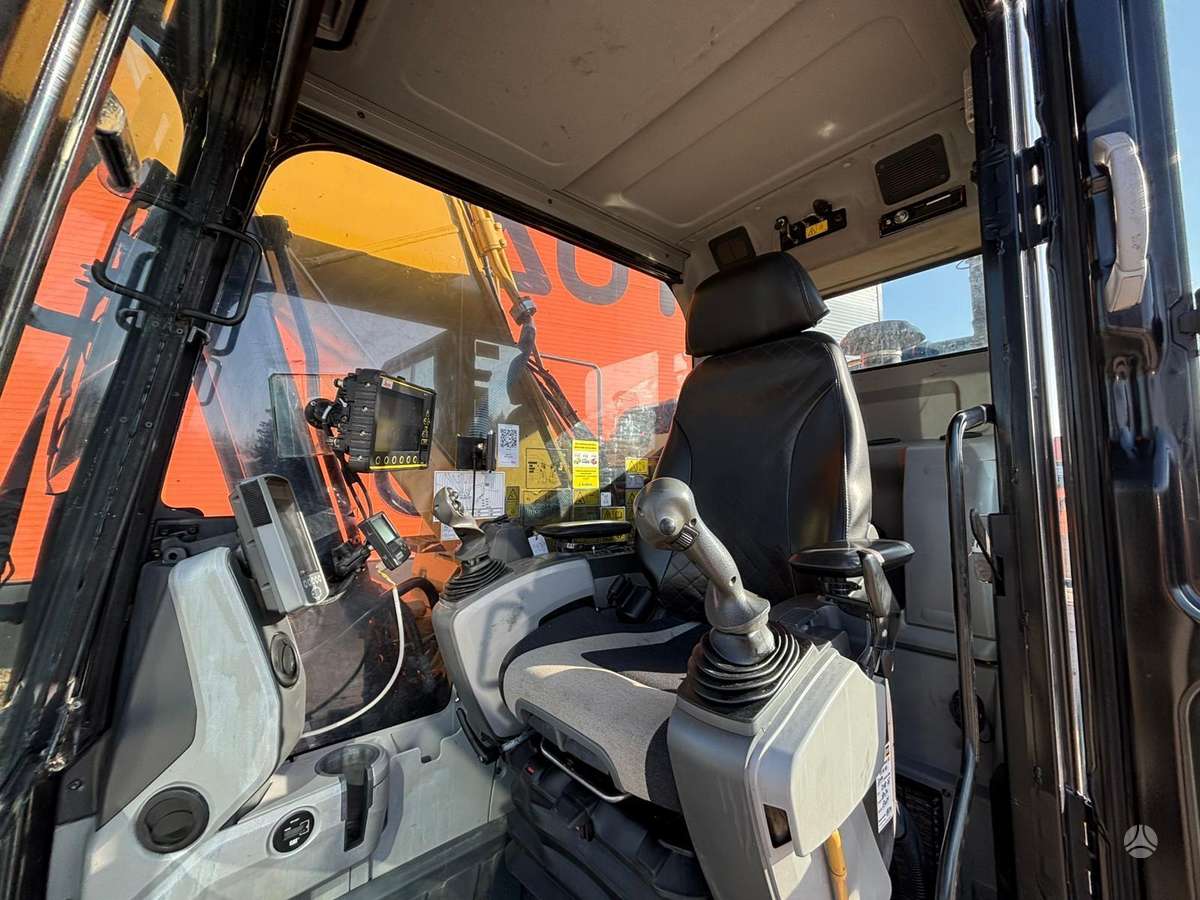 Caterpillar 320 FL, excavator