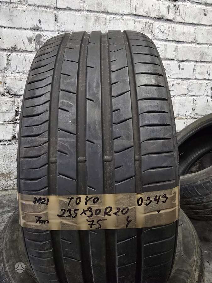 Toyo, летние 235/30 R20