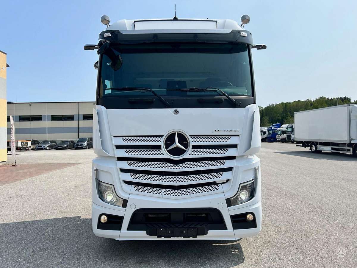 Mercedes-Benz ACTROS 2553, single sleeper
