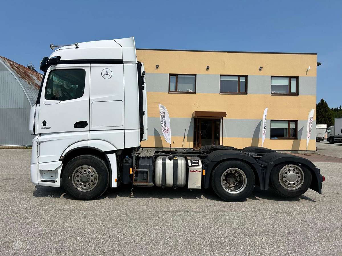 Mercedes-Benz ACTROS 2553, single sleeper