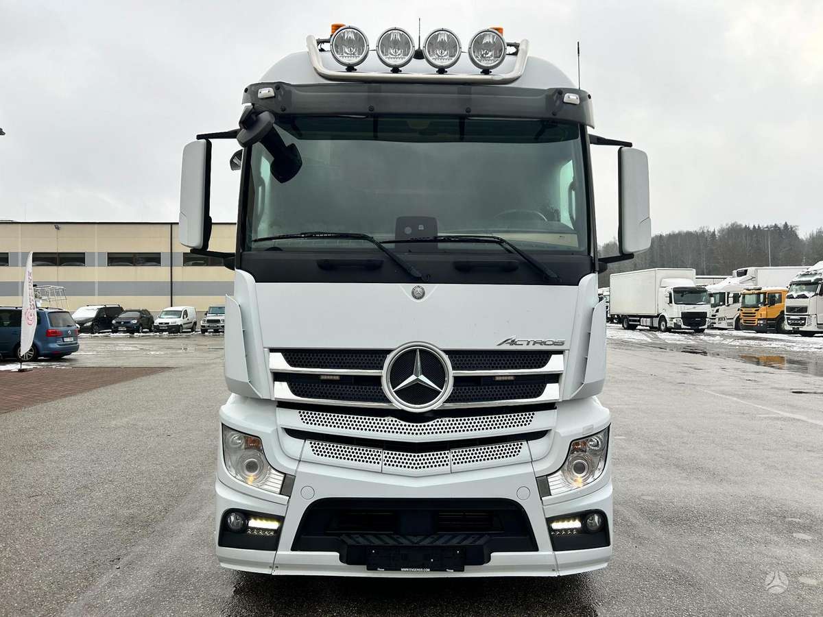 Mercedes-Benz ACTROS 2551, single sleeper