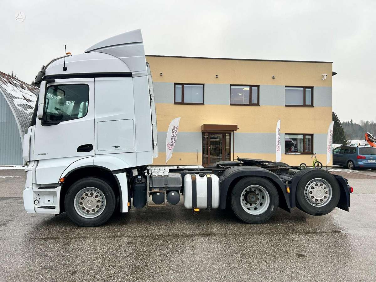 Mercedes-Benz ACTROS 2551, single sleeper