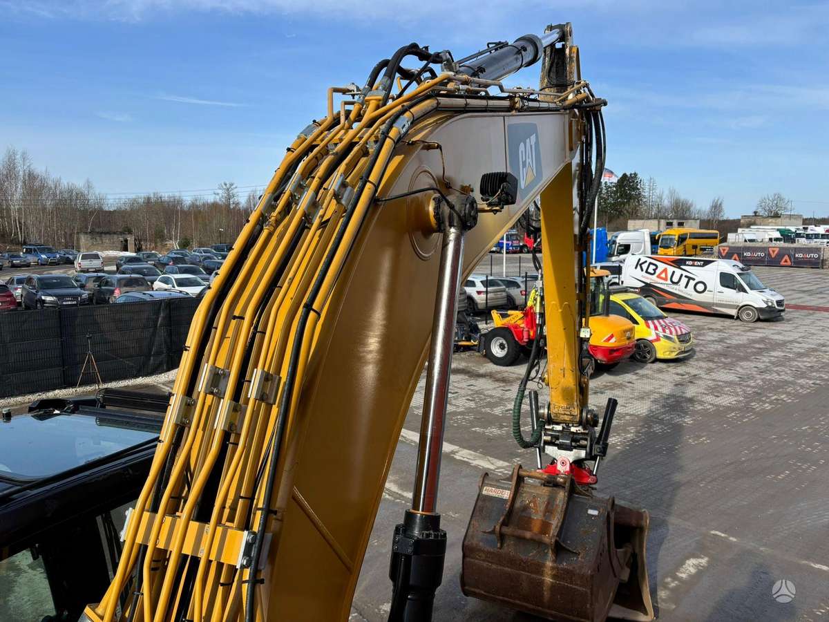 Caterpillar 320, экскаваторы