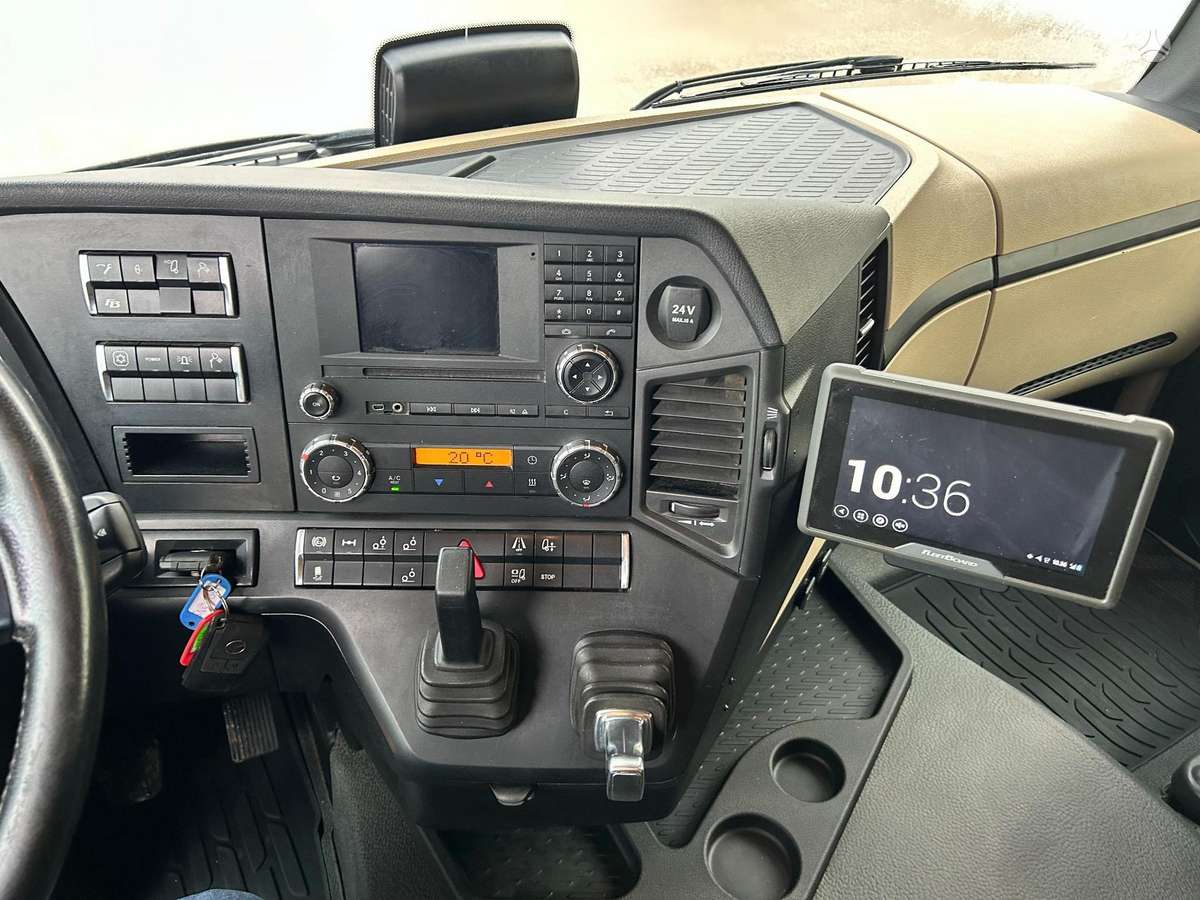 Mercedes-Benz ACTROS 2551, single sleeper