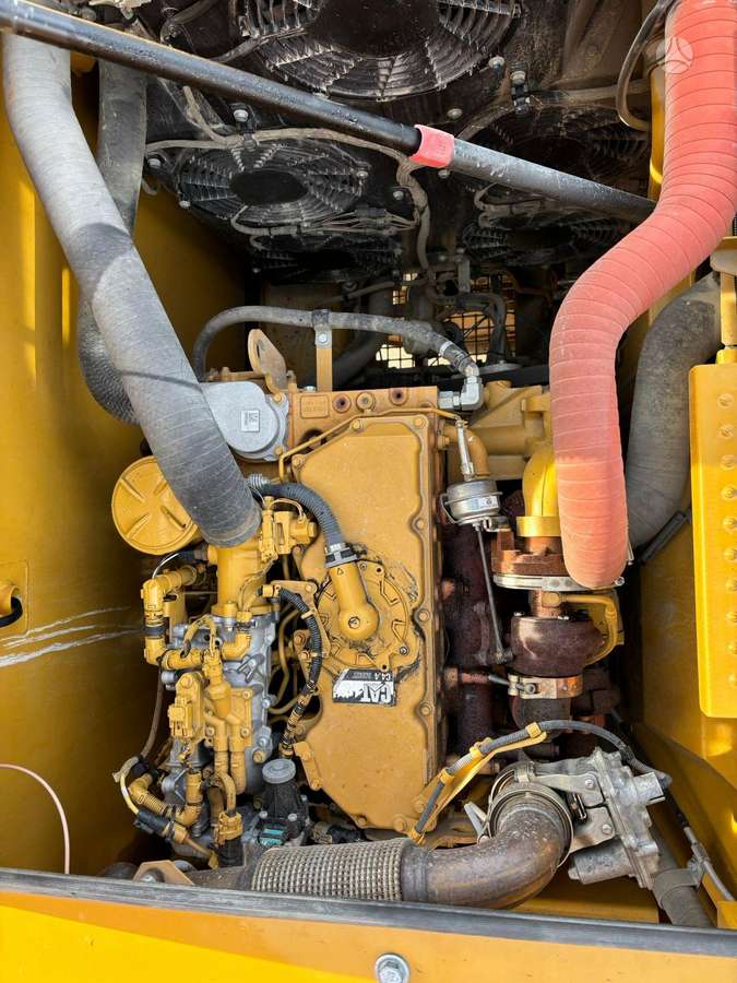 Caterpillar 320, ekskavatoriai