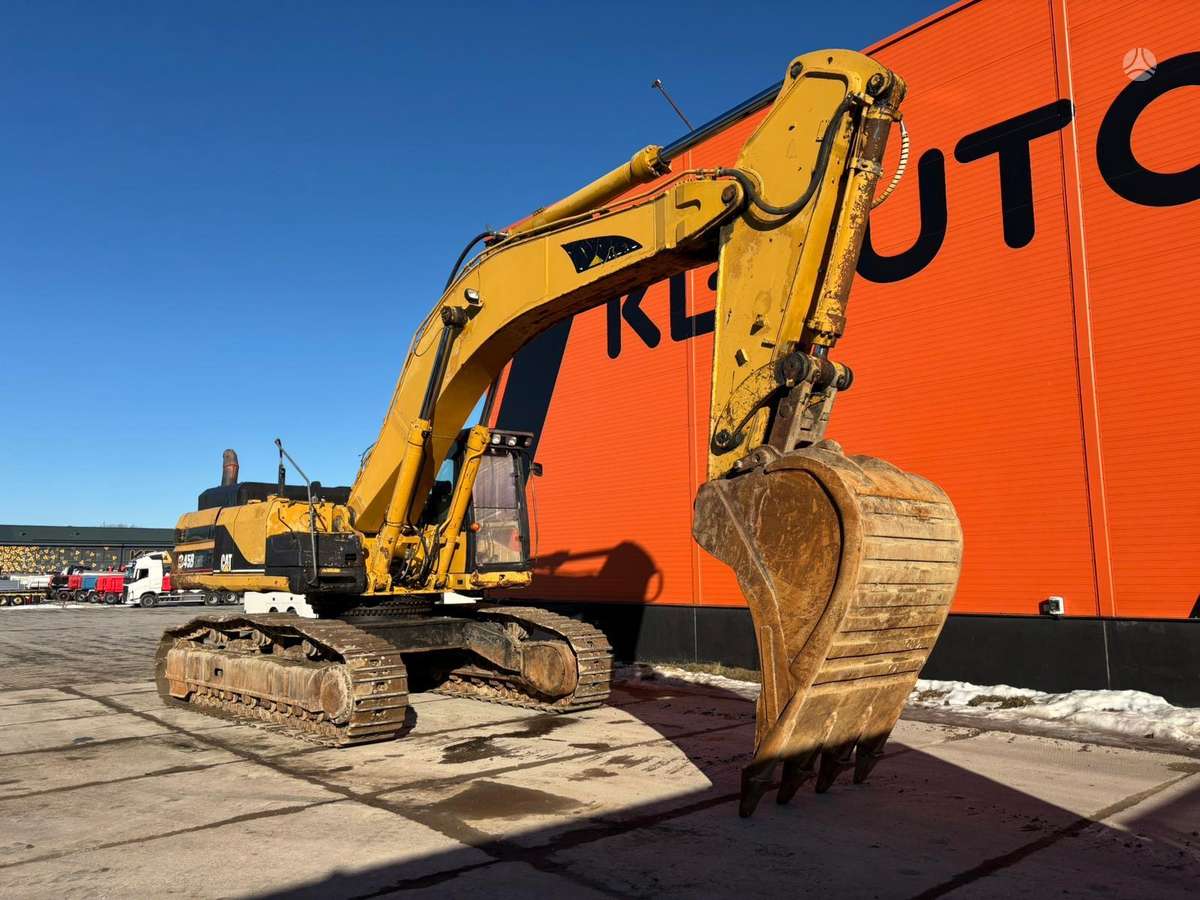 Caterpillar 345 B, ekskavatoriai