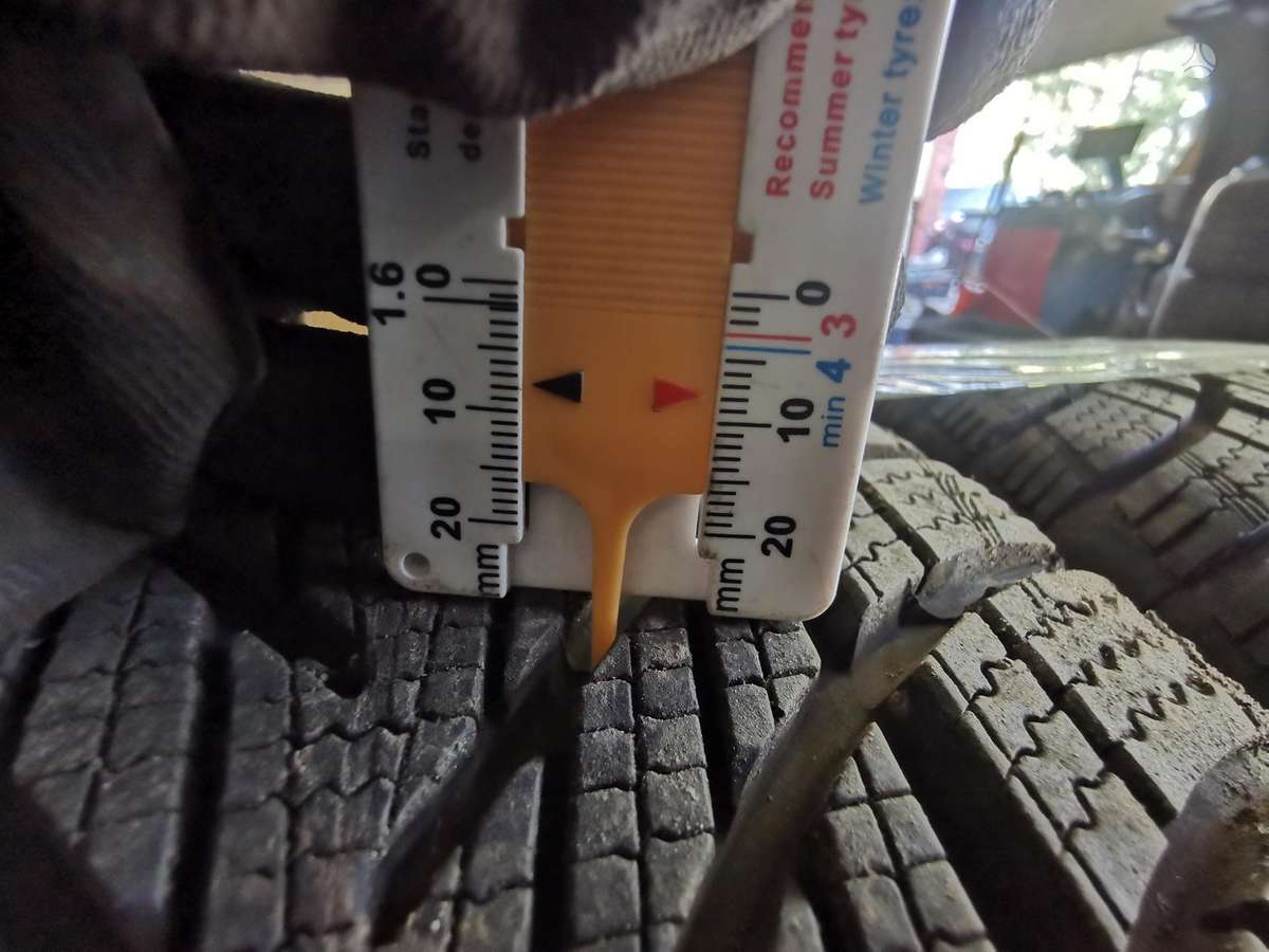 Goodyear, winter 215/45 R17
