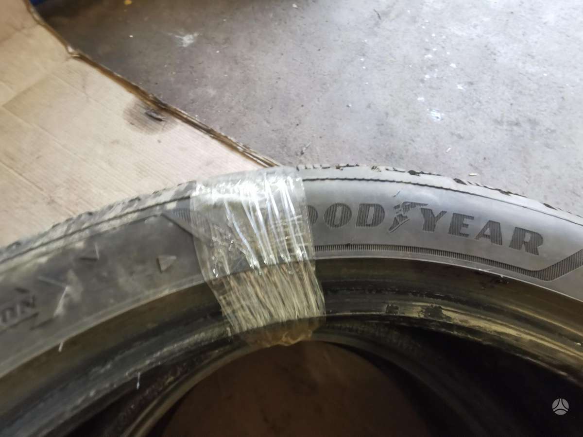 Goodyear, winter 215/45 R17