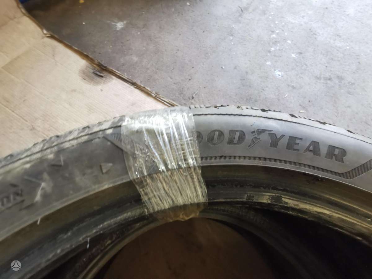 Goodyear, зимние 215/45 R17