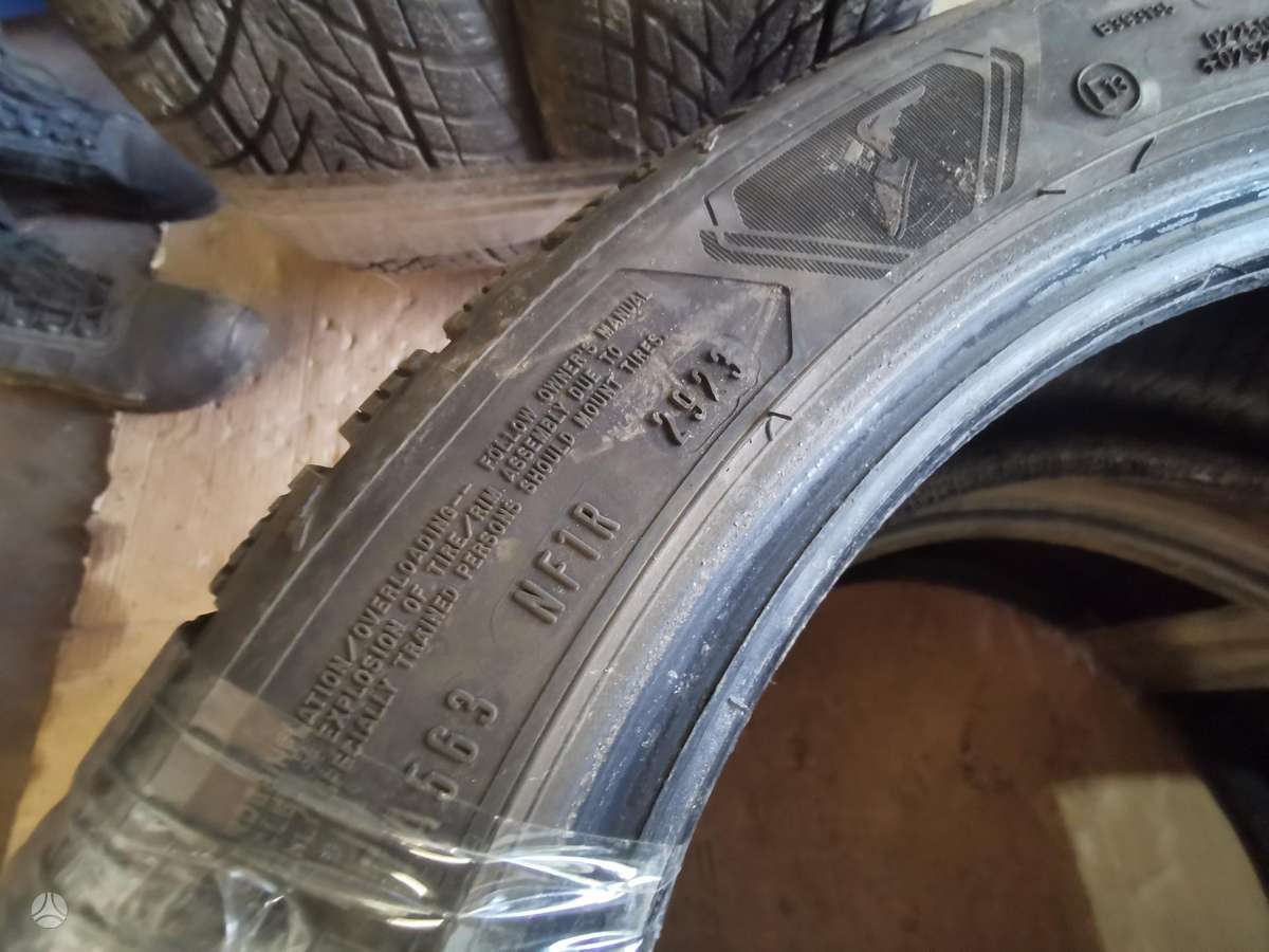 Goodyear, winter 215/45 R17
