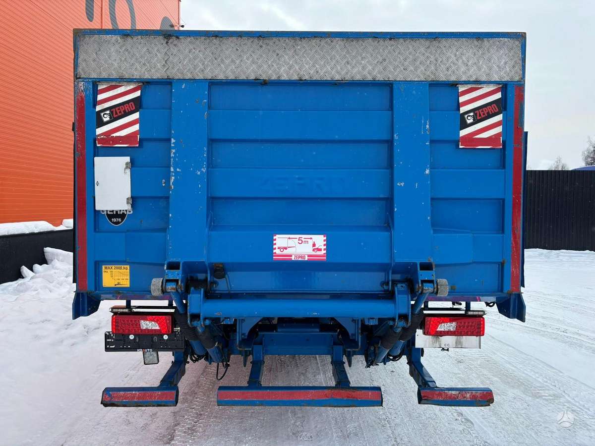Scania P 250 4x2, с краном