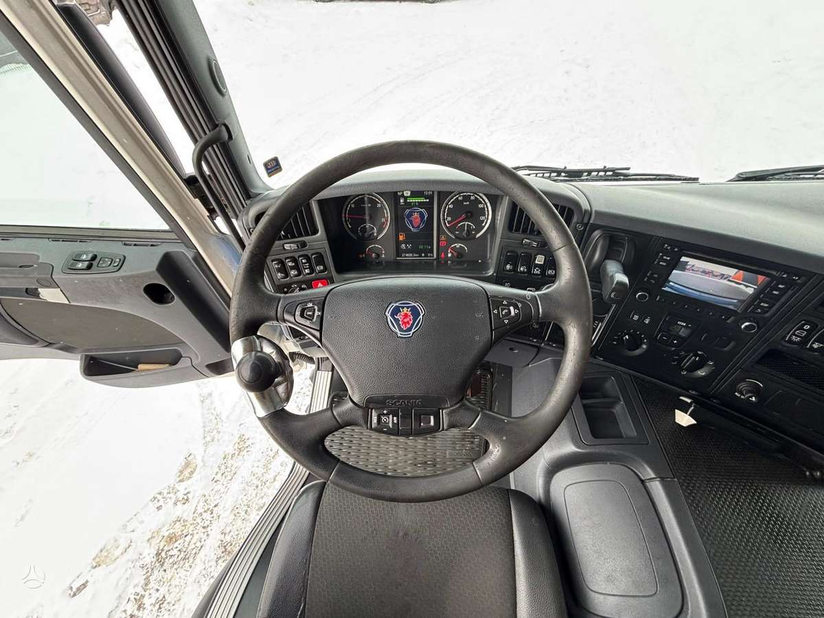 Scania P 250 4x2, с краном
