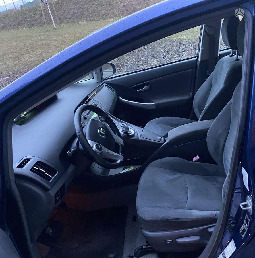 Toyota Prius, 1.8 l., hatchback