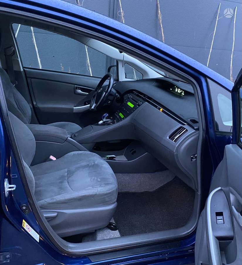 Toyota Prius, 1.8 l., hatchback