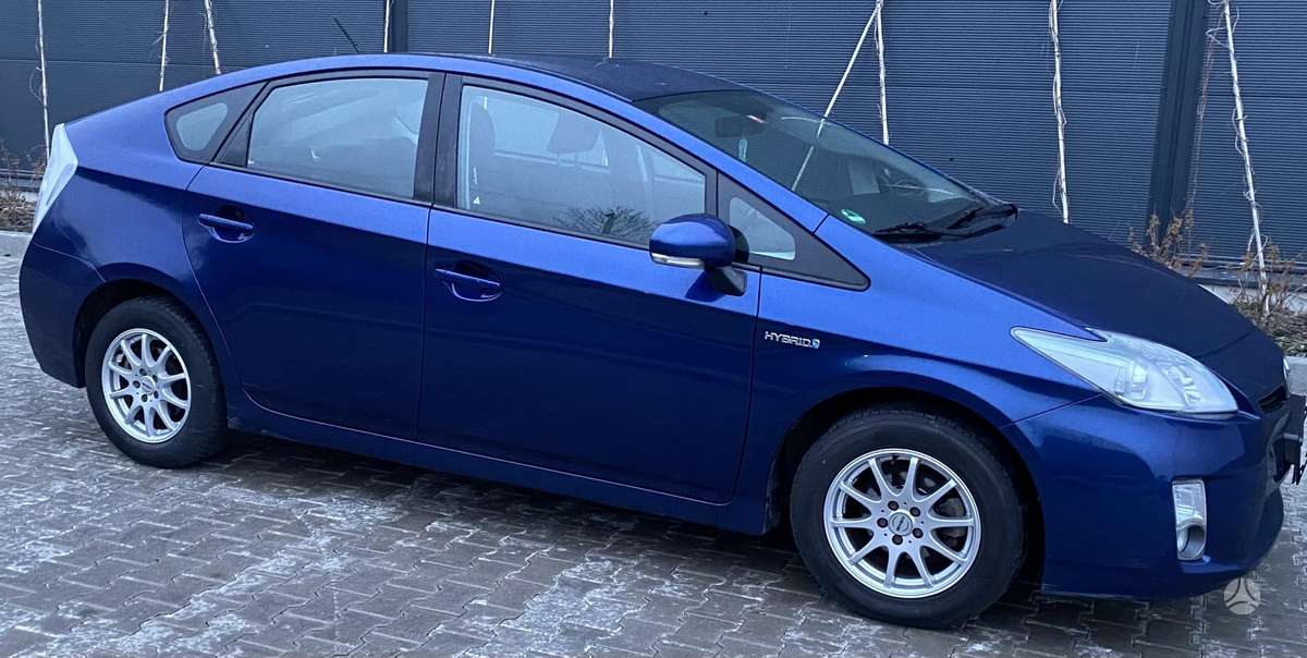 Toyota Prius, 1.8 l., hatchback