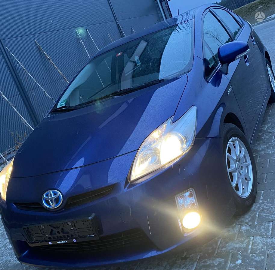 Toyota Prius, 1.8 l., hatchback