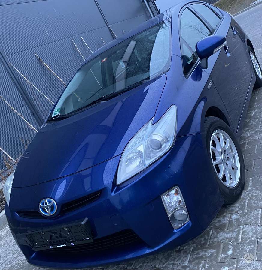 Toyota Prius, 1.8 l., hatchback