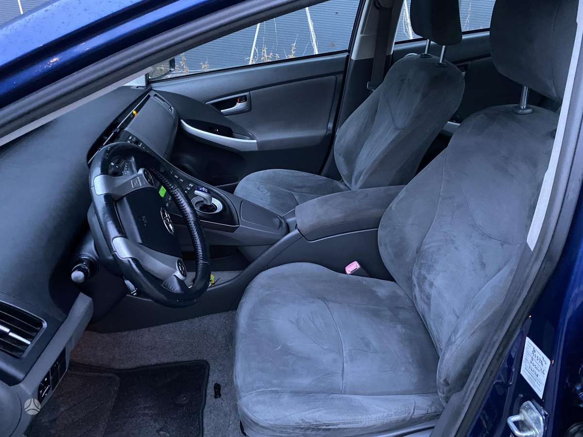 Toyota Prius, 1.8 l., hatchback