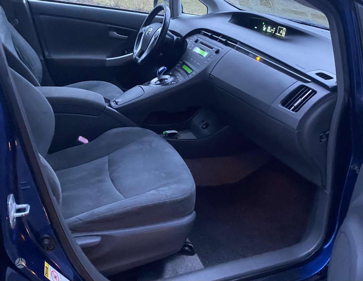 Toyota Prius, 1.8 l., hatchback