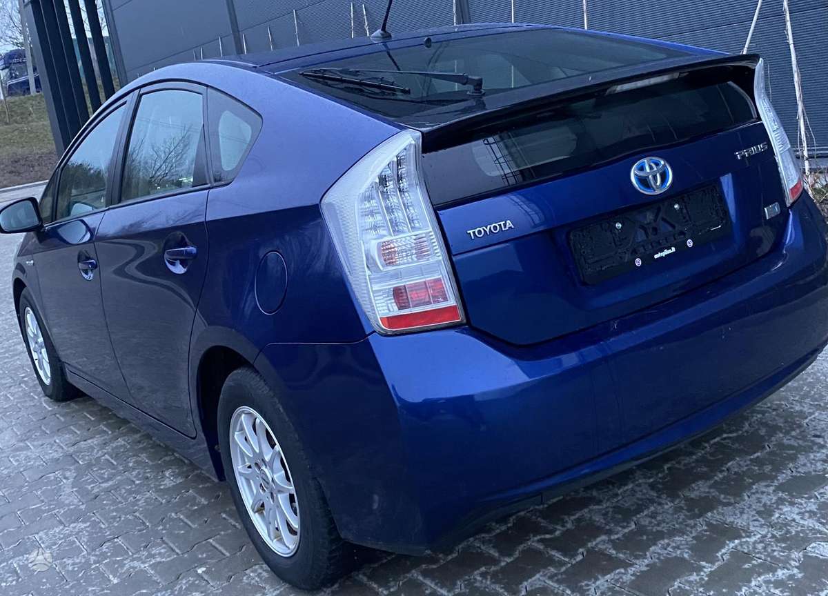 Toyota Prius, 1.8 l., hatchback
